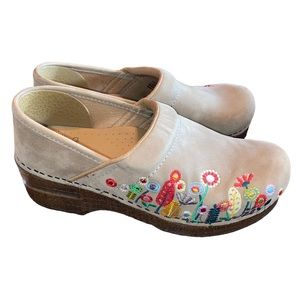 Dansko Leather Embroidered Floral Professional Clogs Size 36